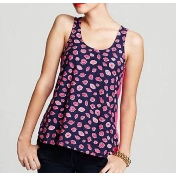 🔸️Lilly Pulitzer Blue & Pink Hart Lips Sleeveless Top Small - Picture 1 of 12
